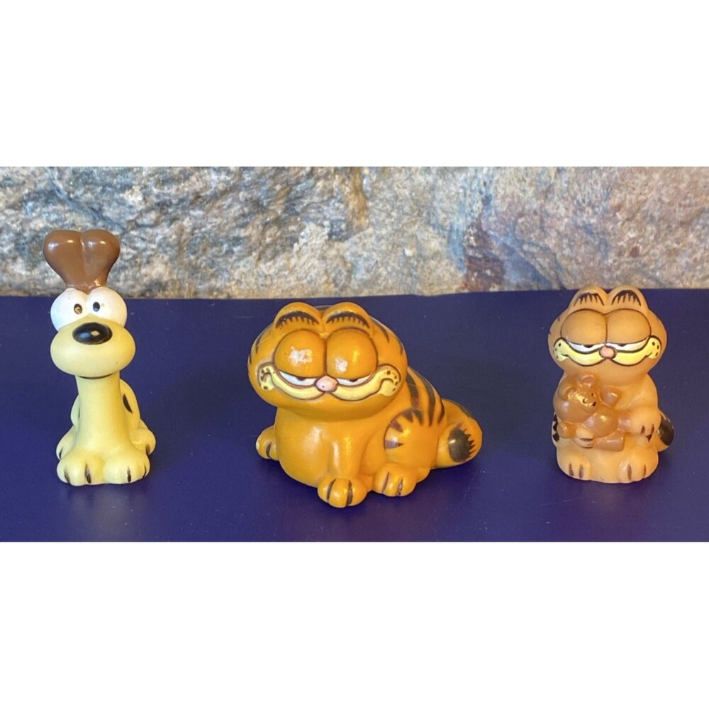 Lot of 3 70s-80s Garfield Fat Cat and Odie Dog - Hong Kong - 1 PVC and 2 Rubber